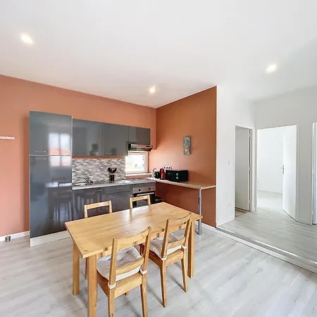 Eclat Apartment