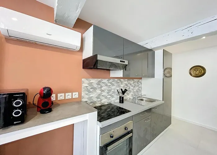 Eclat Apartment