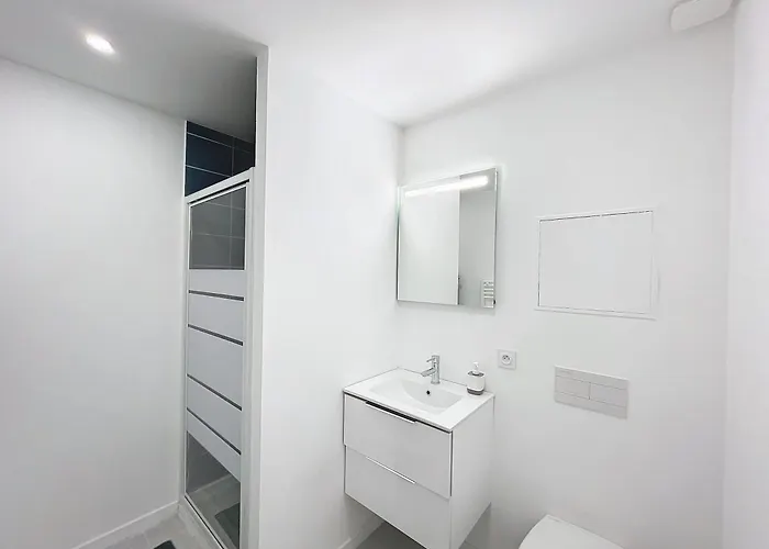Eclat Apartment